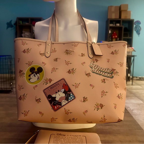 Coach X Disney Reversible Minnie Mouse Pink Patches City Zip Tote Bag Purse - Picture 2 of 16